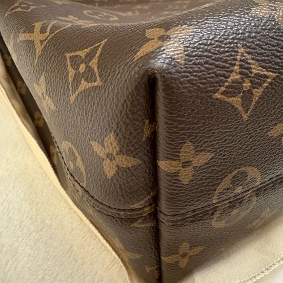 Louis Vuitton Monogram Shoulder Bag - Brown and Tan - Picture 13 of 16